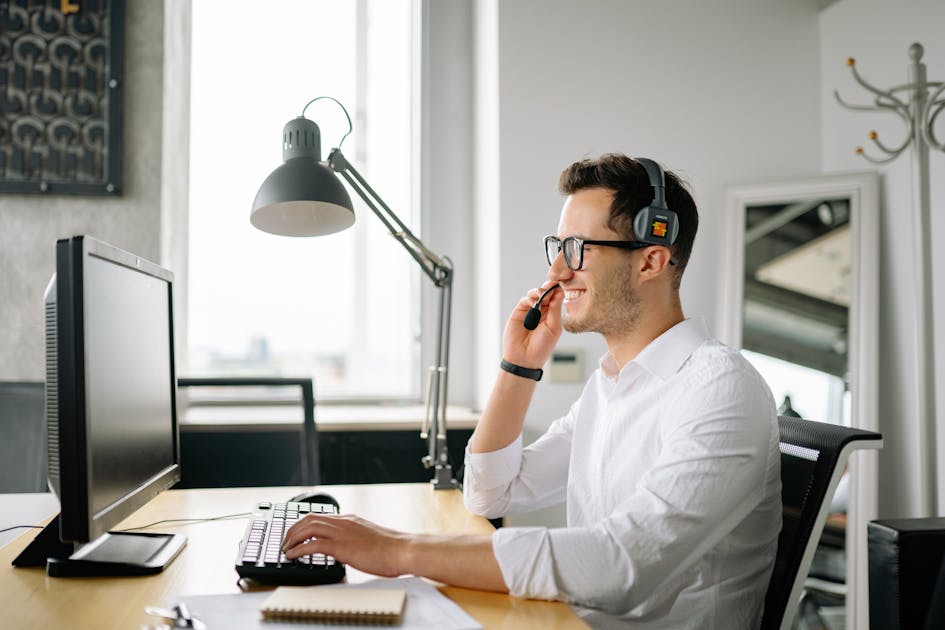 How to Build and Scale Your Startup's Customer Support Team