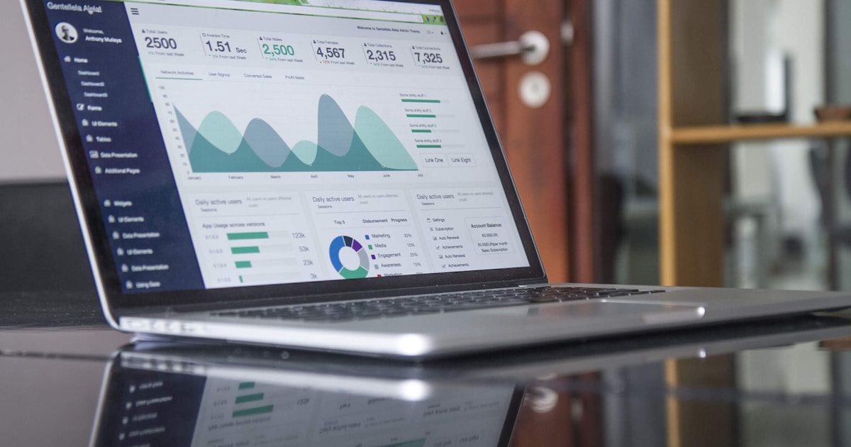 Bootstrap vs. Revenue-Based vs. VC: Which Growth Path Actually Fits Your Startup?