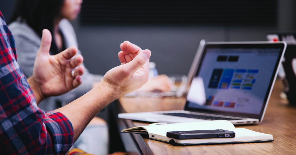 $0–$5K MRR: Your First 3 Customers and the Outreach Templates